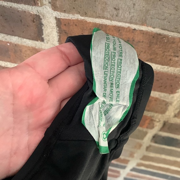 NWT Women’s Plus Size FRESHWATER One Piece Swimsuit, Black/White, 2X (20-22) - Picture 3 of 10